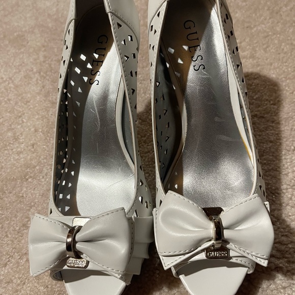White Guess platform heels - Picture 5 of 5